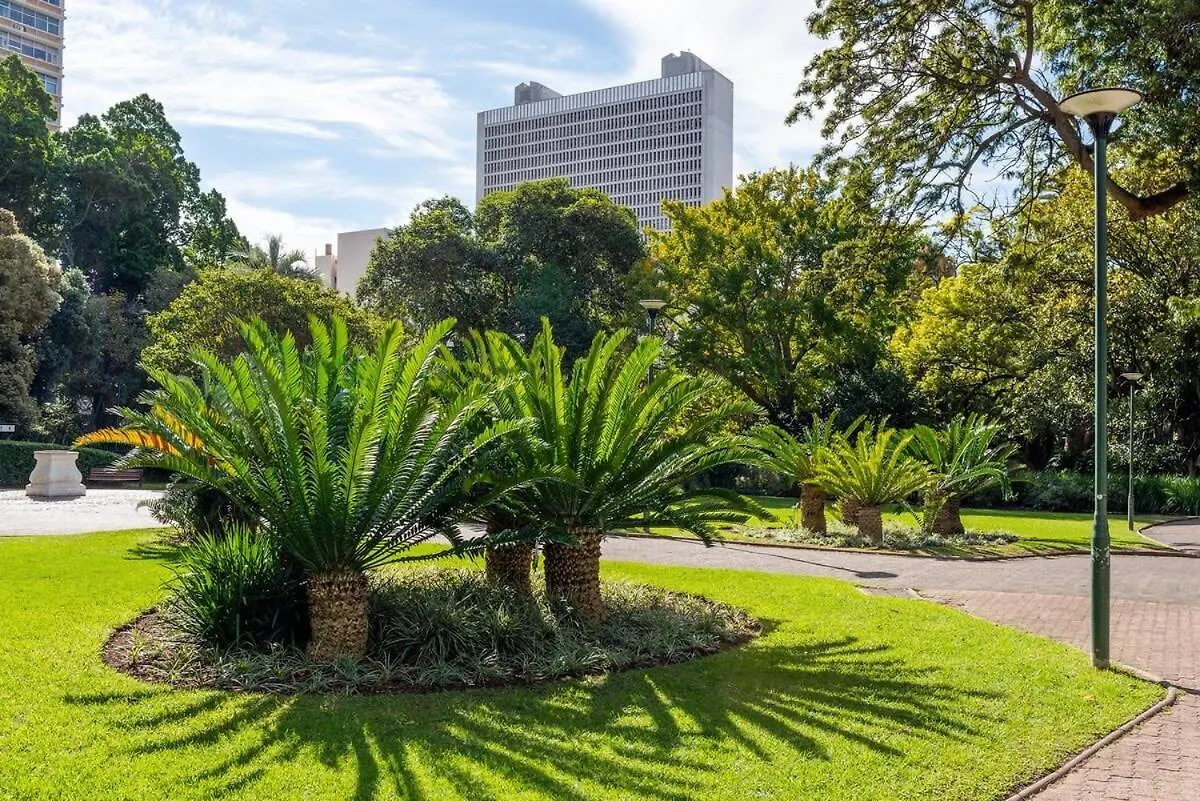 Perfect Couples Cove, With Hotel Living Comforts! Cape Town