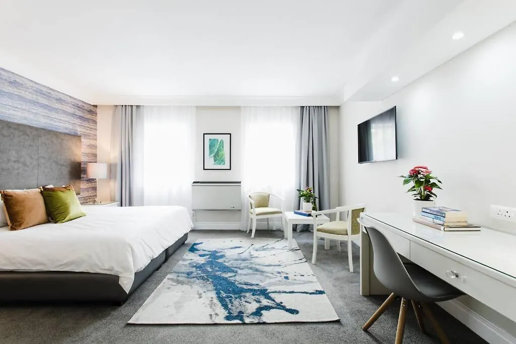 Inn Perfect Couples Cove, With Hotel Living Comforts! Cape Town
