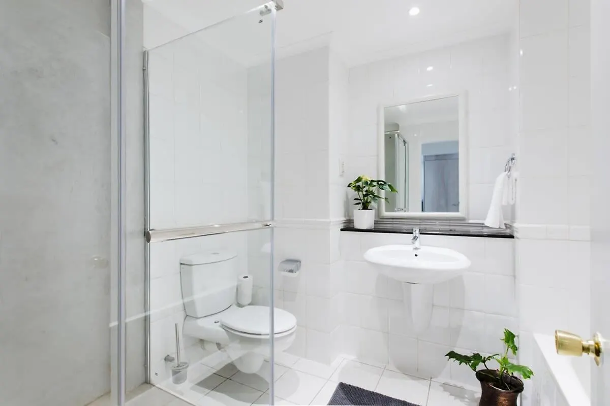 Perfect Couples Cove, With Hotel Living Comforts! Cape Town Inn