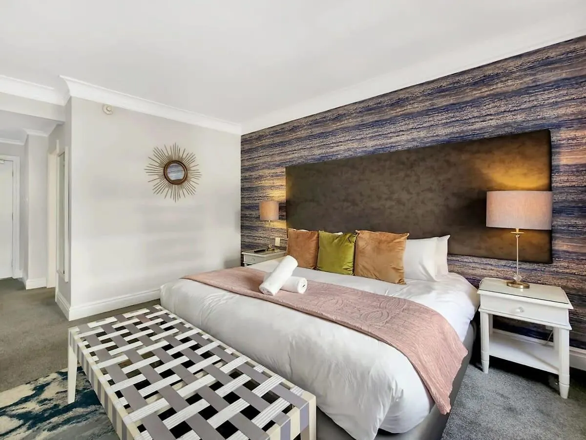 Perfect Couples Cove, With Hotel Living Comforts! Cape Town Inn